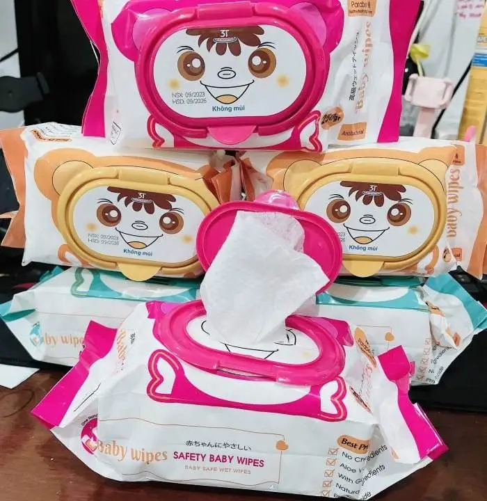 Thùng 10 bịch khăn ướt Baby Wipes không mùi, không cồn an toàn cho bé.